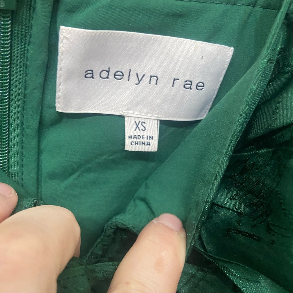 🔴5/$15 Adelyn Rae Green Crop Top - Picture 3 of 5